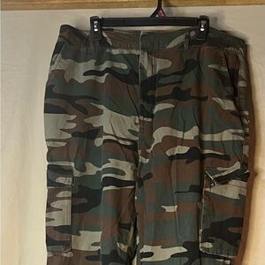 Forever 21 Camouflage Ankle Pants
